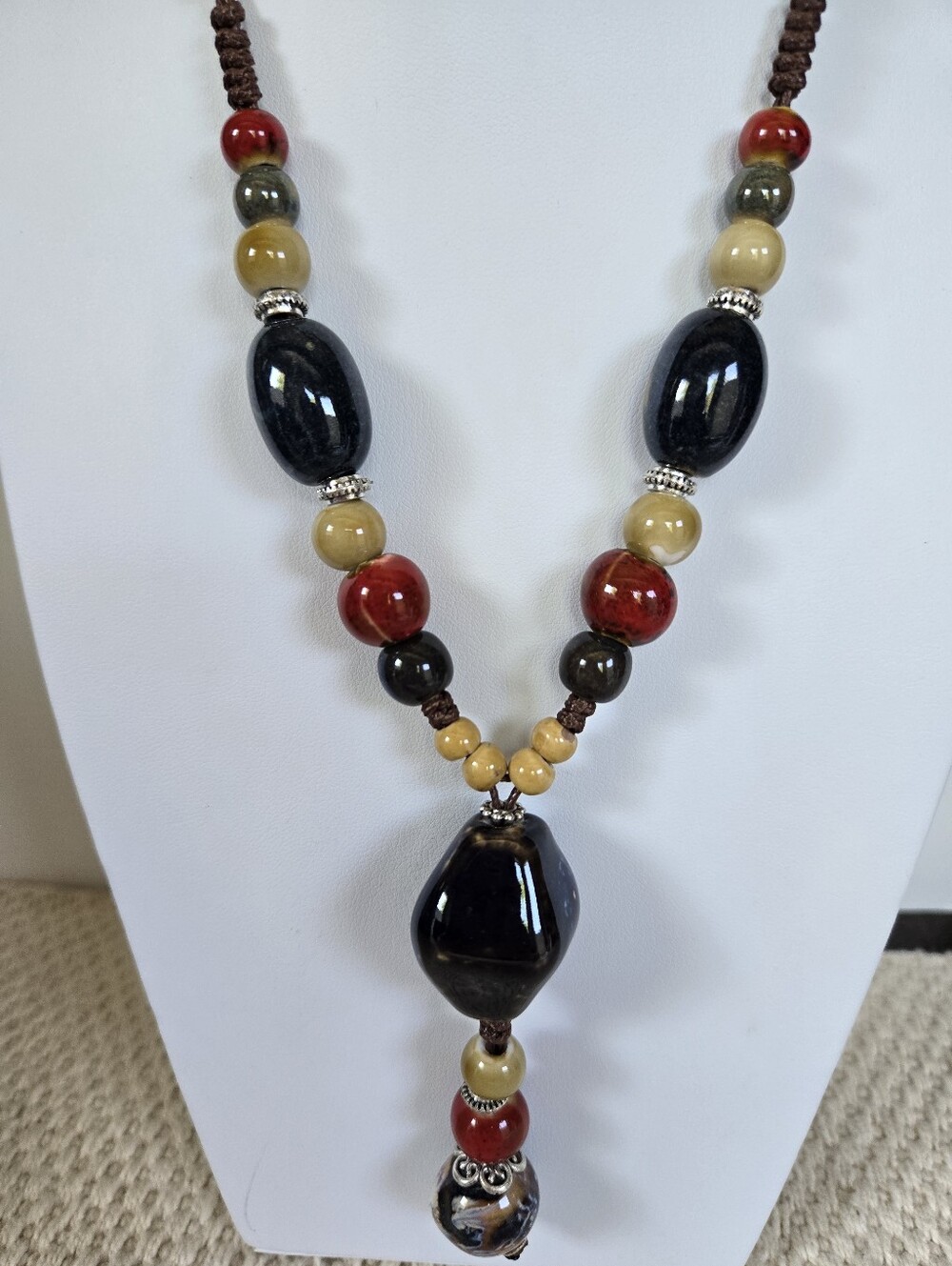 N-126-Multicolor Ceramic Beaded Pendant Necklace - Black, Red & Tan
